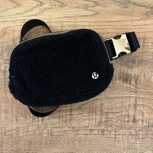 Lululemon Black Fleece Belt Bag